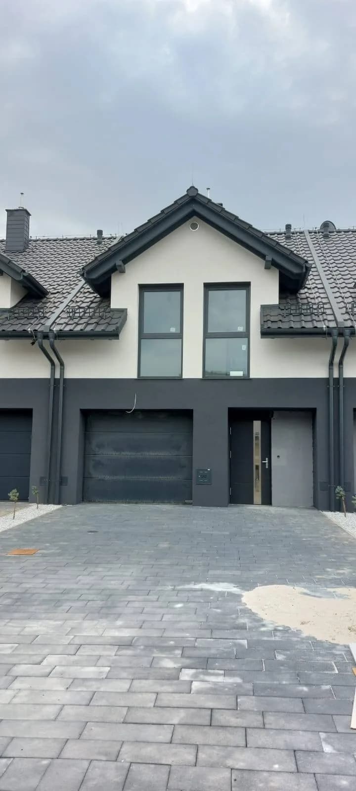 Dom szeregowy Nowa Jaśminowa Jelenia Góra – zdjęcie 2
